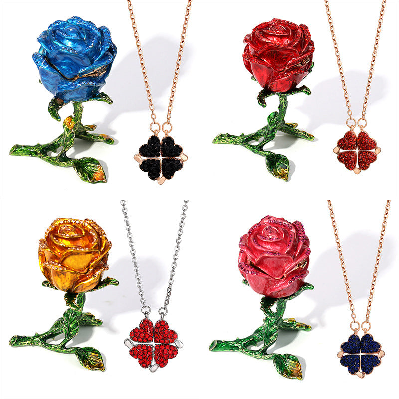 Ever-changing Four-leaf Clover Necklace