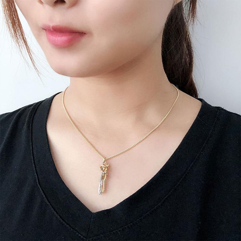 Men And Woman Embrace Clavicle Chain Necklace