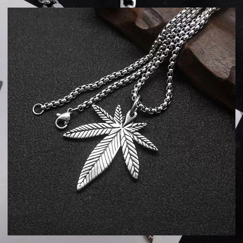 Folbom-Maple Leaf Pendant Accessory