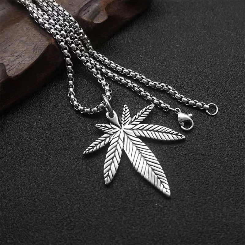 Folbom-Maple Leaf Pendant Accessory