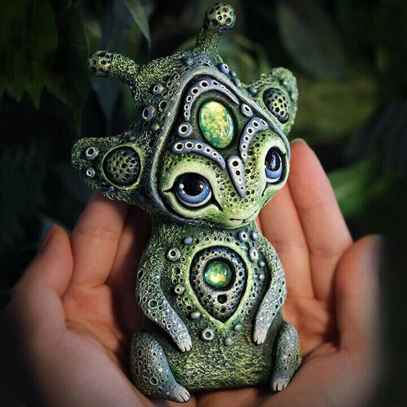 Cartoon Alien Three Eye Resin Ornament