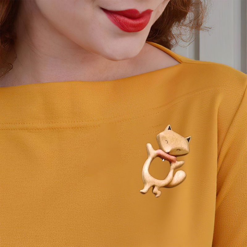 Cute Pet Series Woodcut Sweater Brooch - Fat Fox