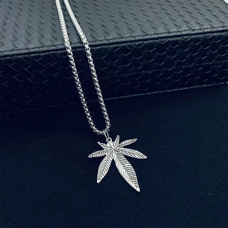 Folbom-Maple Leaf Pendant Accessory