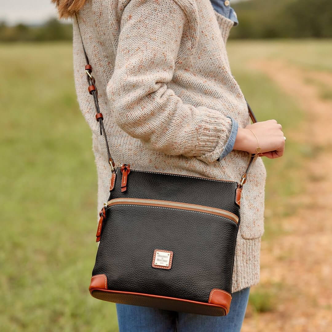 Cross Section Messenger Bag With Pebble Particles