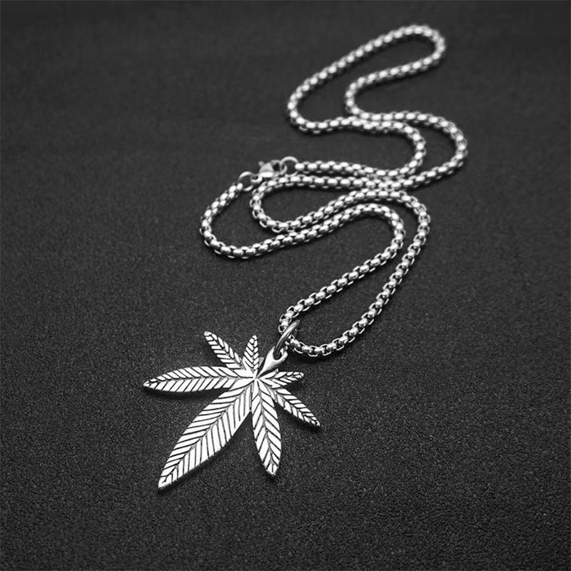 Folbom-Maple Leaf Pendant Accessory