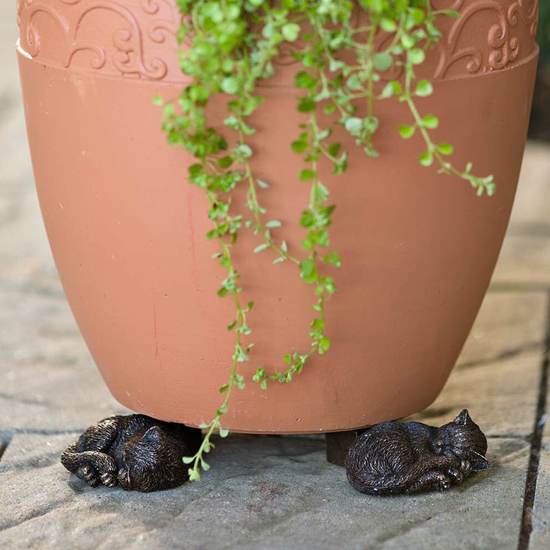 Labrador Retrievers Decorative Feet for Planters