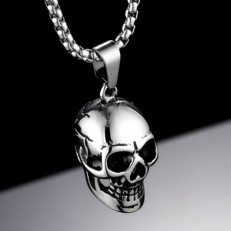 Folbom- Oversized Skull Necklace