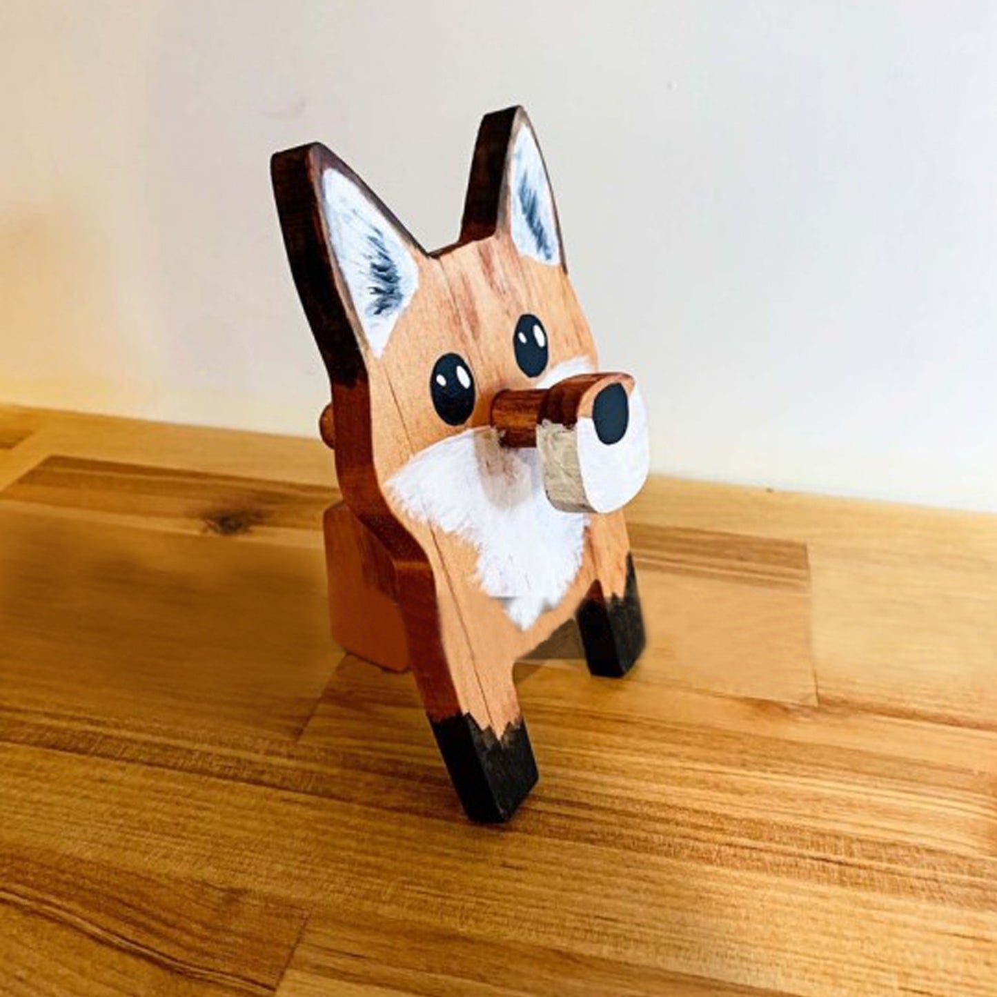 Red Fox Glasses Stand