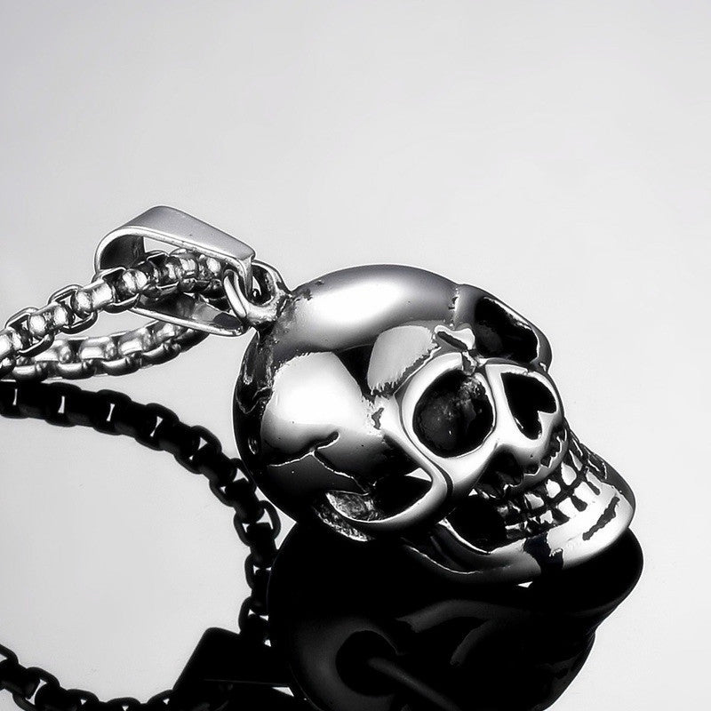 Folbom- Oversized Skull Necklace