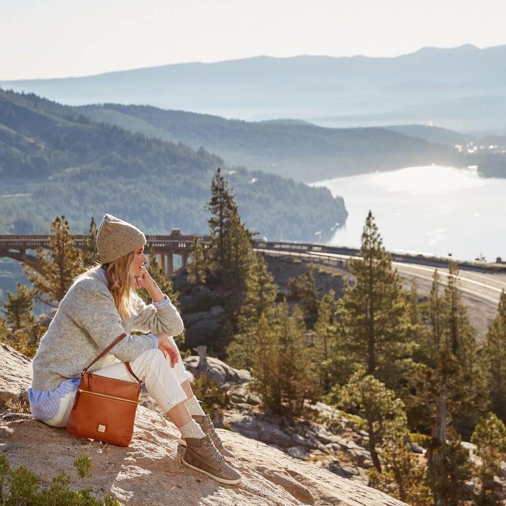 Cross Section Messenger Bag With Pebble Particles