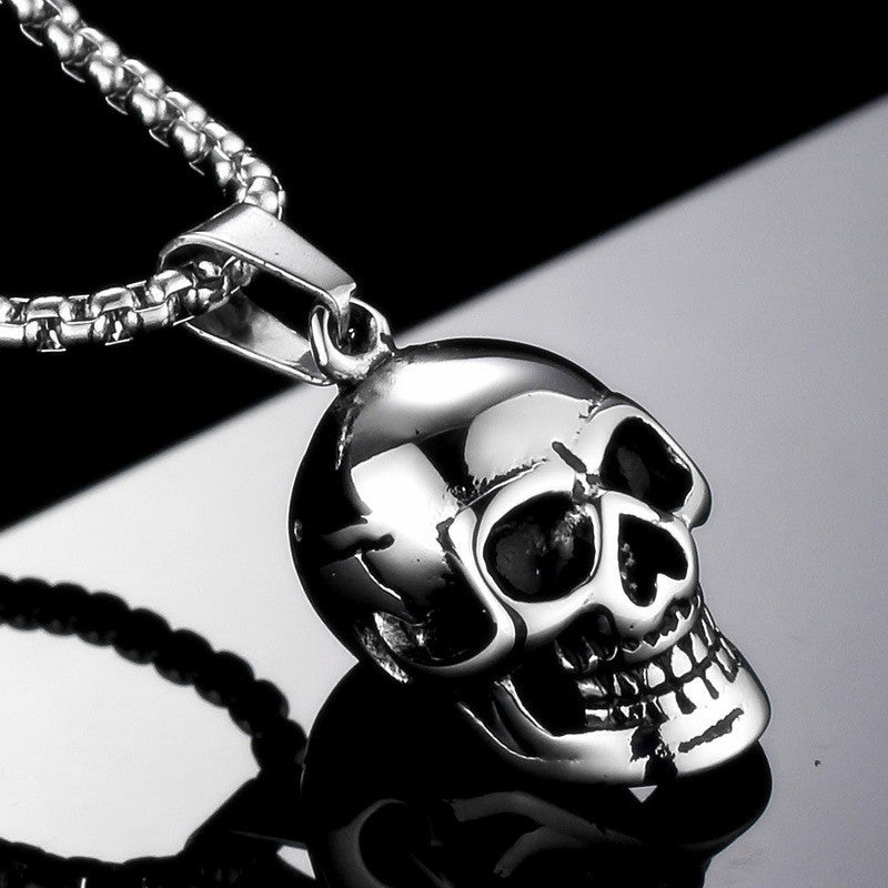 Folbom- Oversized Skull Necklace