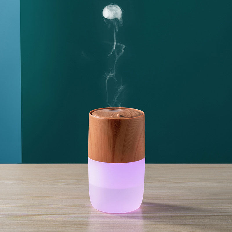 Small Humidifier Sprays Jellyfish-like Mist