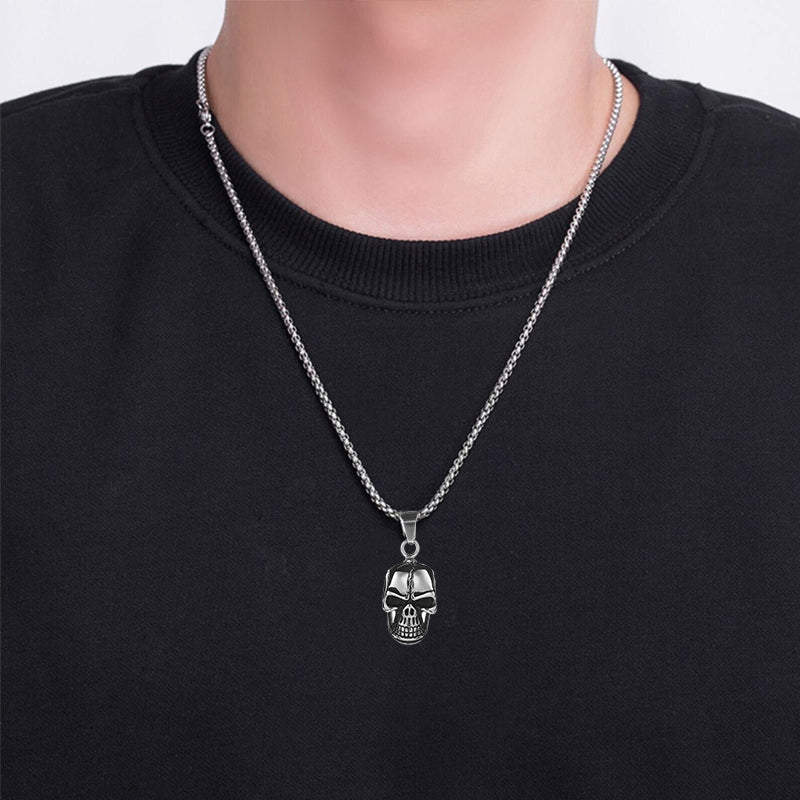 Folbom- Oversized Skull Necklace